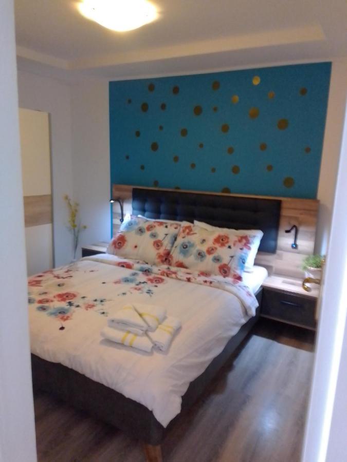 Apartments Rustika Toscana Vodice Exterior photo